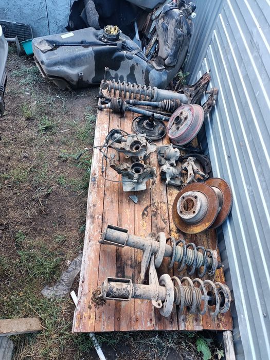 Продам б/у запчастей на Ауди Б4