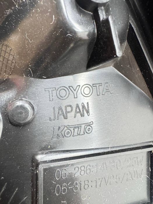 Корпус фары Toyota Camry 70