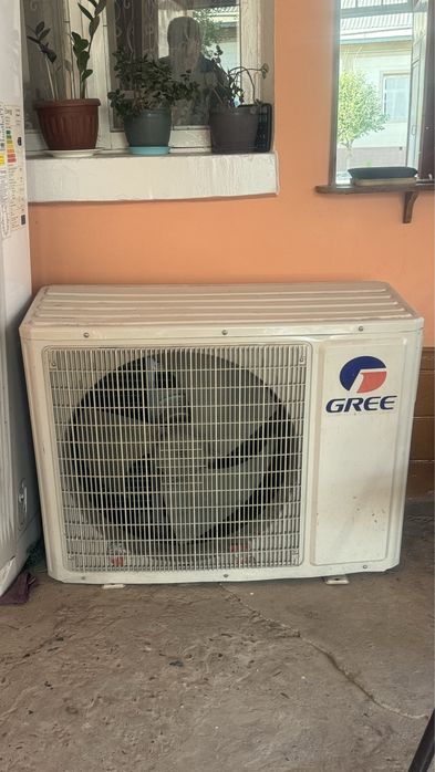 Konditsioner Kolonniy Gree 24 Sotiladi