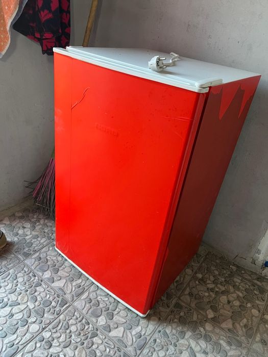 Продам маленький холодильник