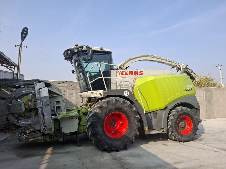 Комбайн Ягуар 950