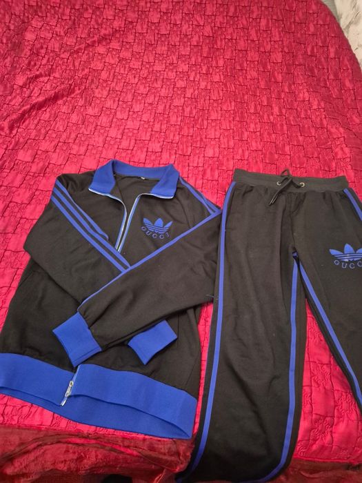 Продам спортивный костюм