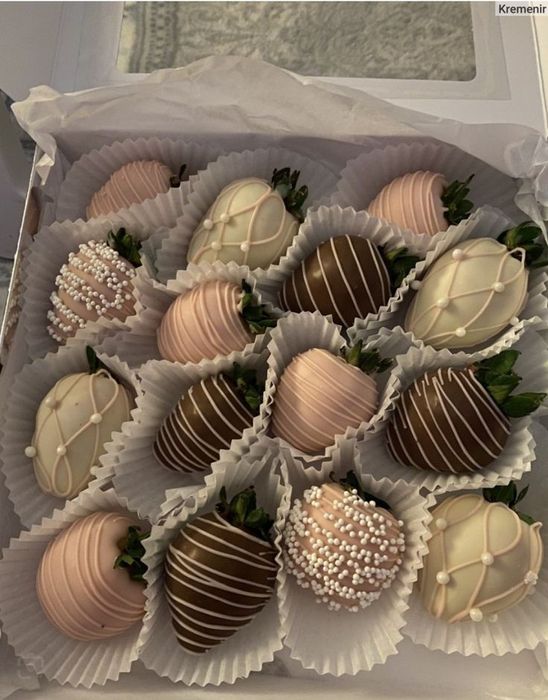 Акция клубника в шоколаде успейте