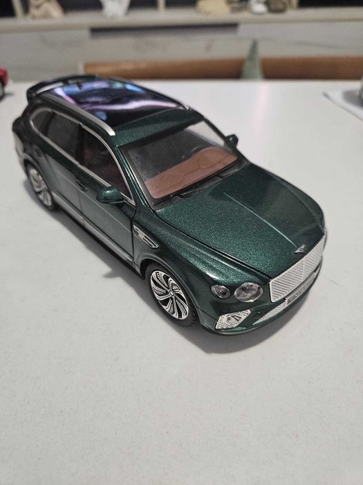 Macheta Bentley Bentayga , scara 1 : 24