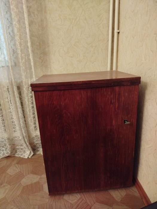 Куртка и швейная машинка