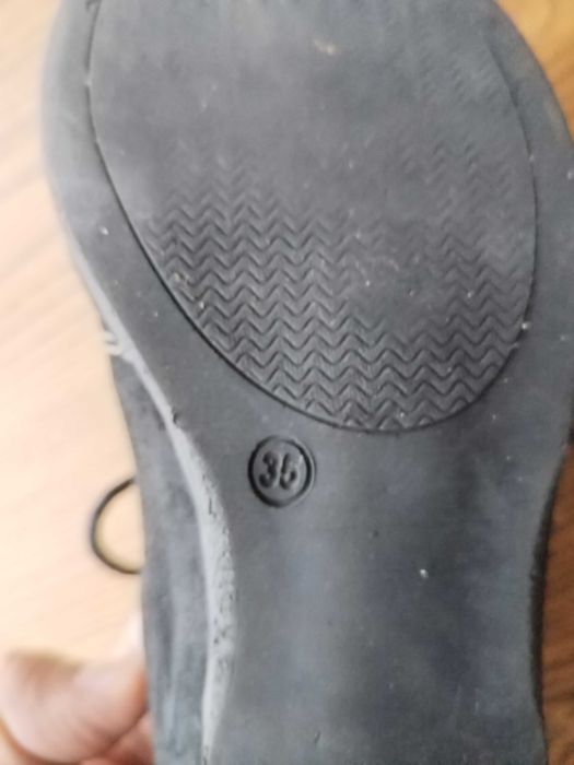 Pantofi negri din piele si piele intoarsa