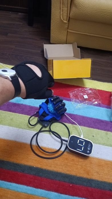 Aparat recuperare AVC, Paralizie mâna