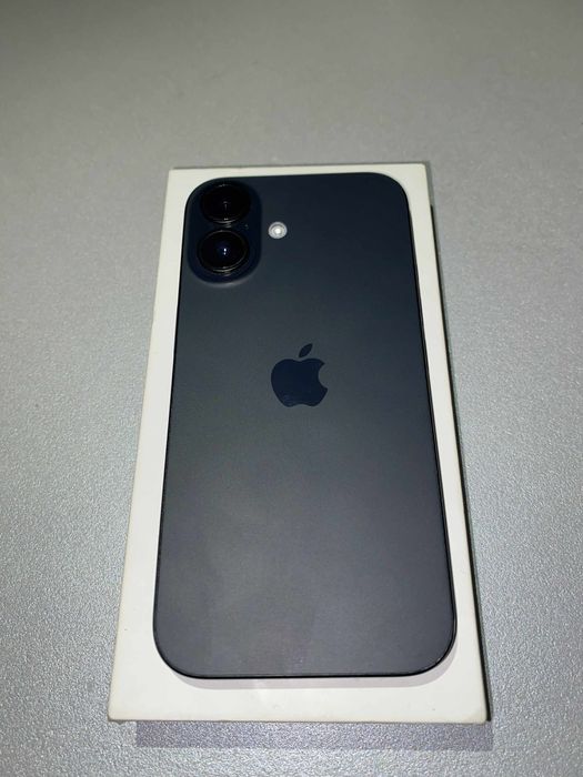 iPhone 16 cu garantie.
