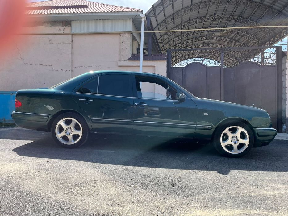 Продаётся срочна автомобиль марки Mersedes