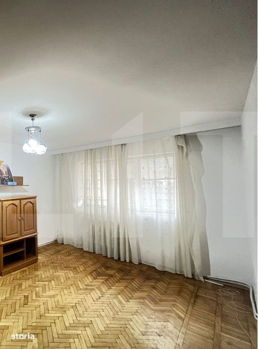 Vanzare apartament de 3 camere, etaj 3, decomandat zona Primaverii — fotografia 1