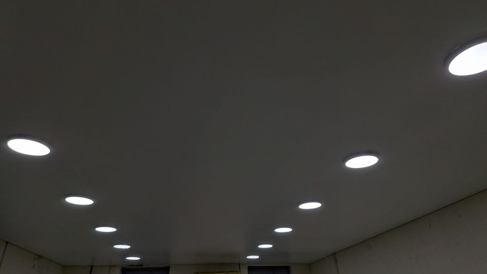 Натюжные потолки