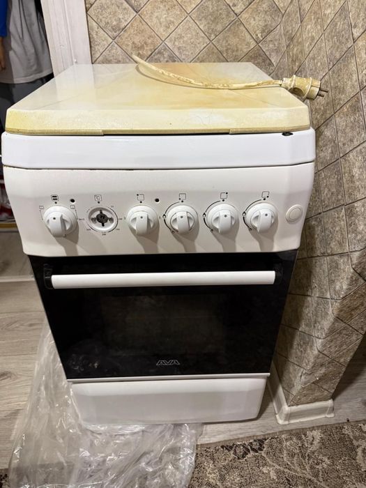 Продам газ плиту