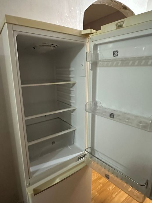 Продается холодильник Samsung