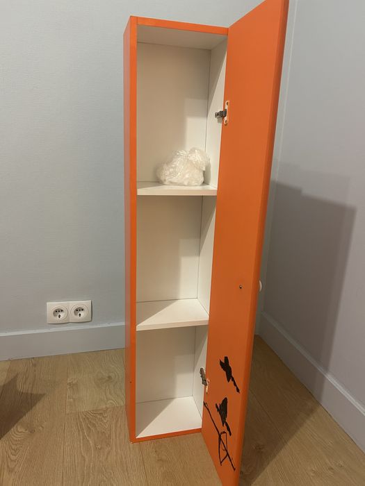 Навесной шкаф-пенал