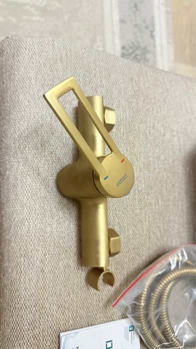 Продам гигинические душ