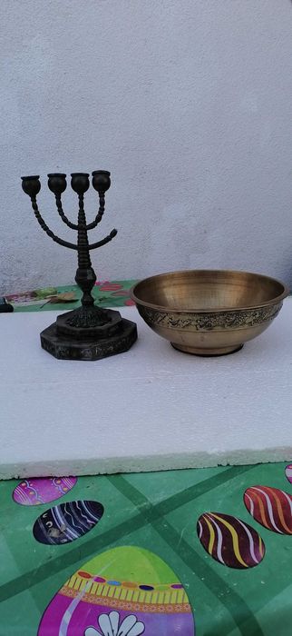 un   bol de  bronz si  un  obiect  de  lumanari pret 130  lei