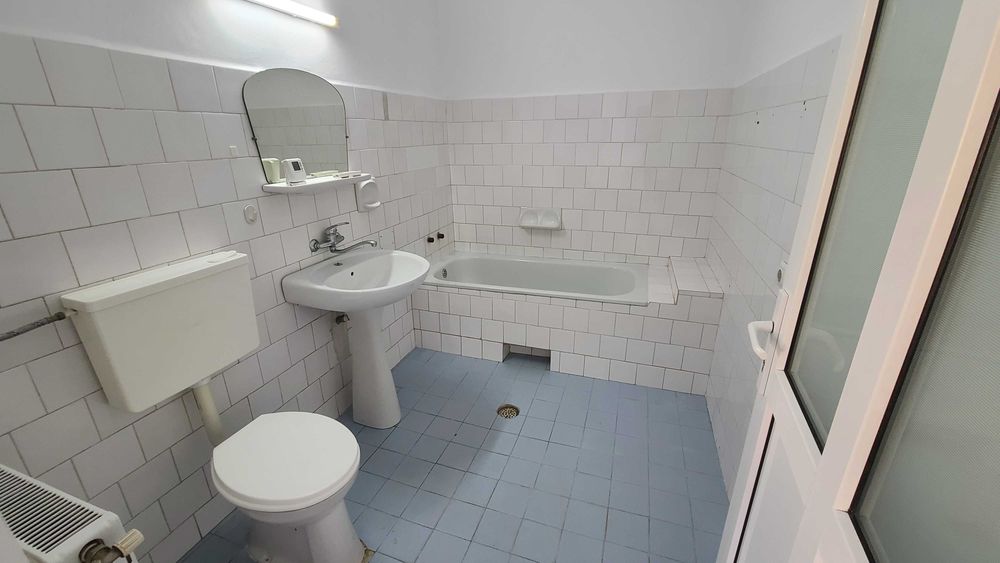 Închiriez spațiu comercial SAD 55 mp, zona Bălcescu pt cabinet medical