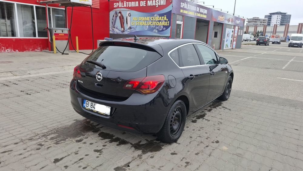 Opel Astra J, 2010