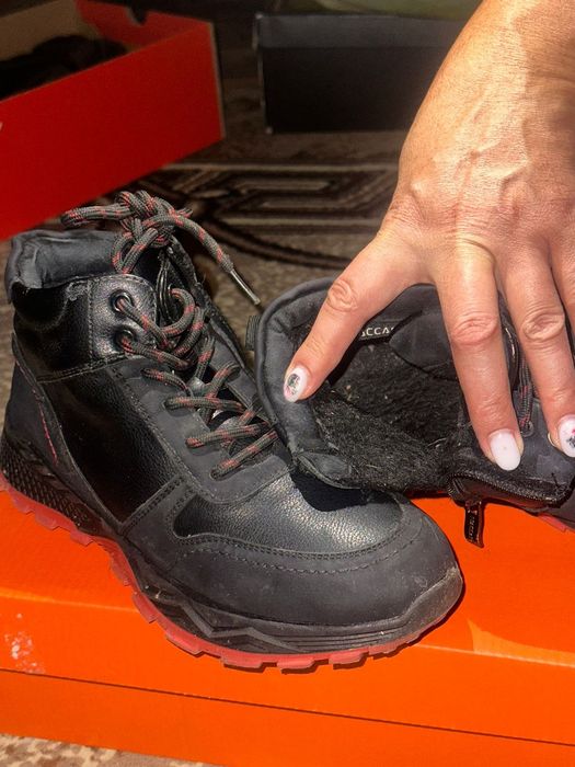 Продам детскую обувь