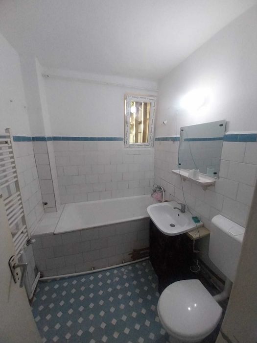 Inchiriez apartament 3 camere zona garii