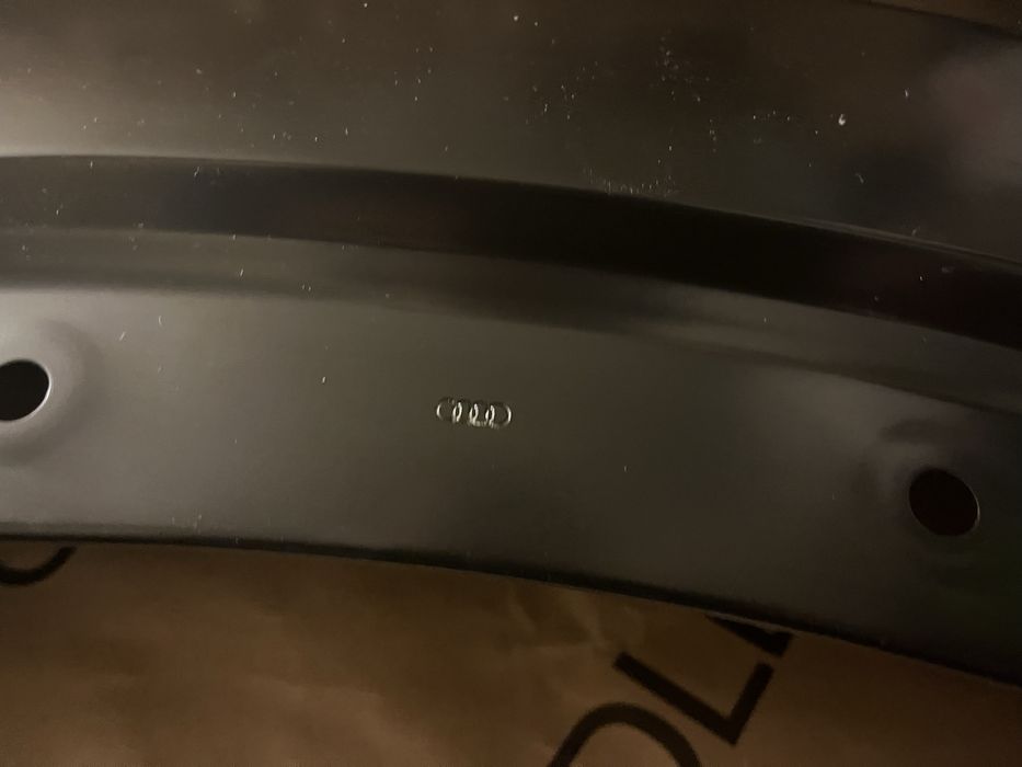 Ляв калник за Audi Q8