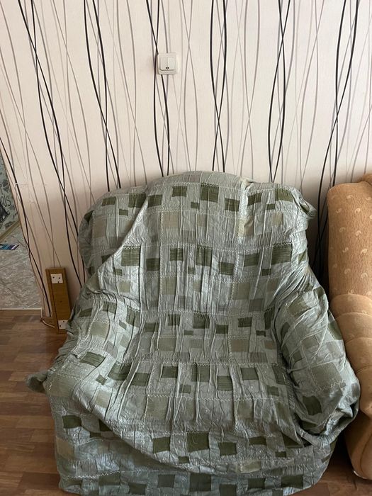 Диван и два кресла