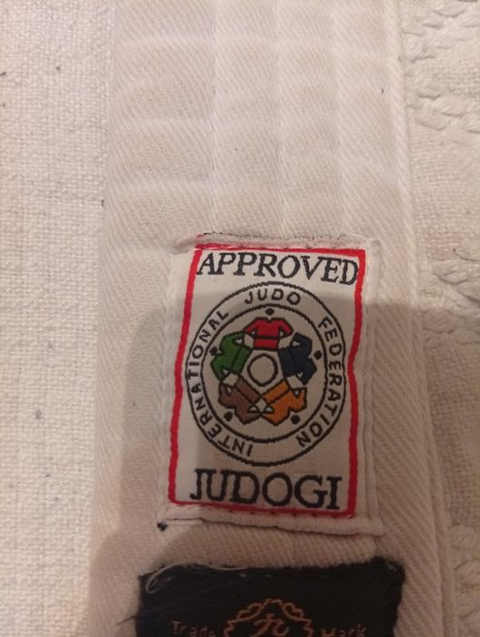 продам сакура белый