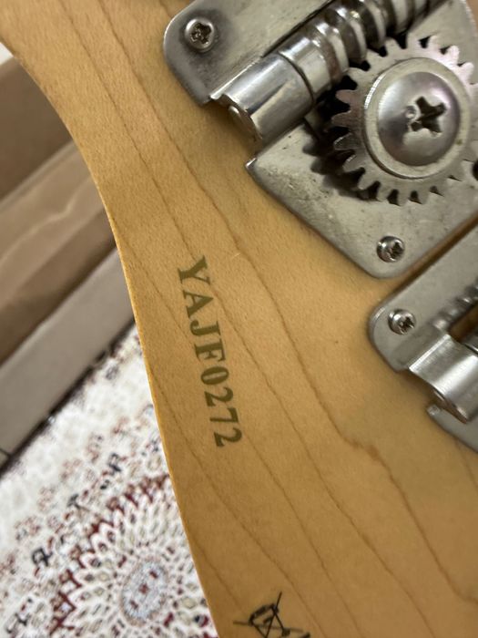 Бас-гитара Manfred продам купить