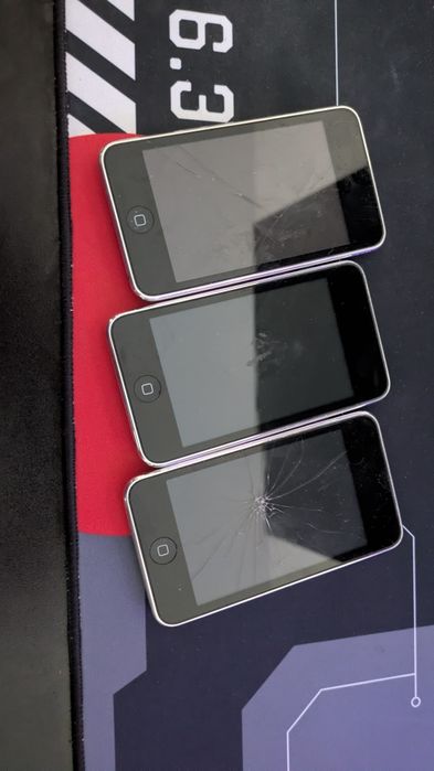 Vand 3 ipod uri in stare buna URGENT!!