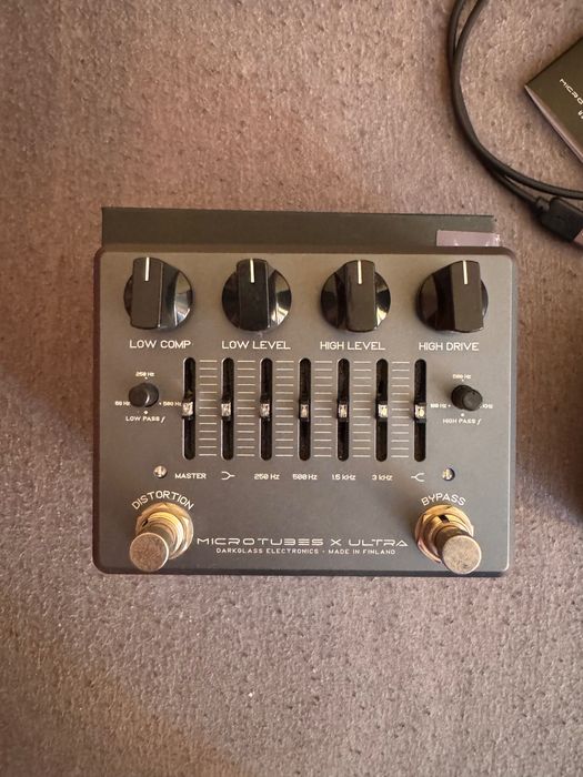 Бас китара Fender Squier, Darkglass effects, behringer um2