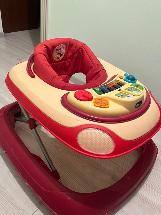 Продам детский стол и ходунок
