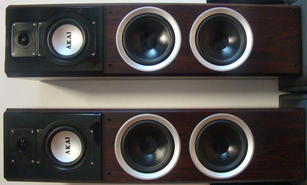 Boxe Akai pentru podea