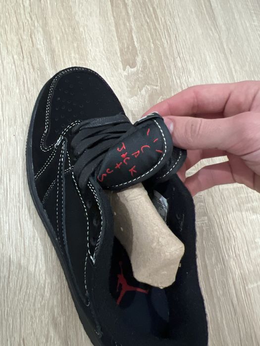 Jordan 1 low travis scott phantom