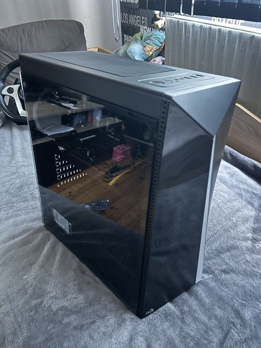 Геймърски компютър със монитор 144hz