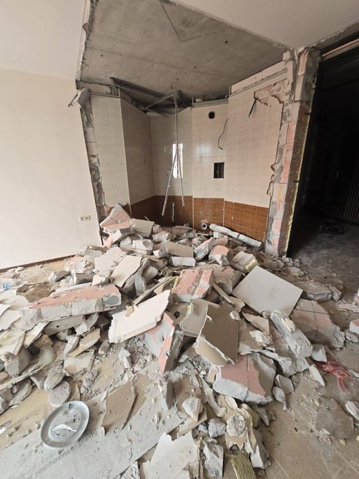 PG GROUP–Кърти,чисти и извозва!Демонтажни услуги на всякакъв терен.