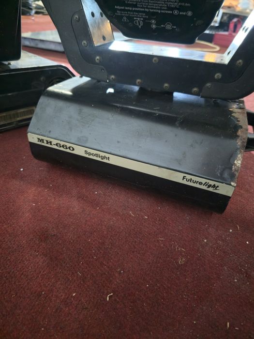 Set 2 piese Moving Head Futurelight MH-660 Spotlight profesionale