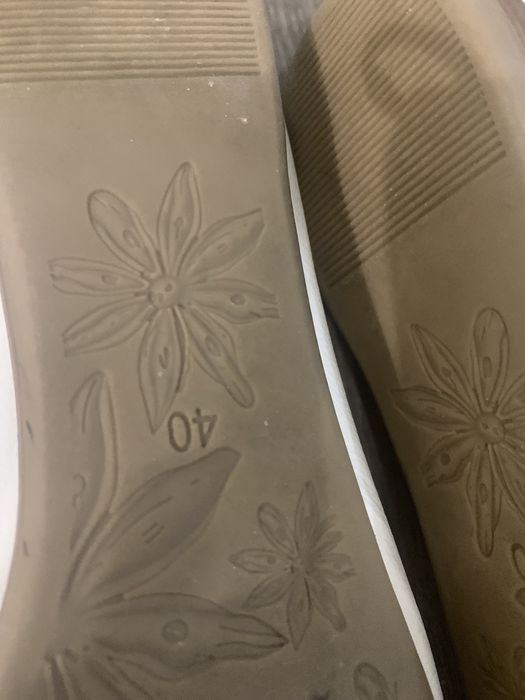 Дамски обувки -бели