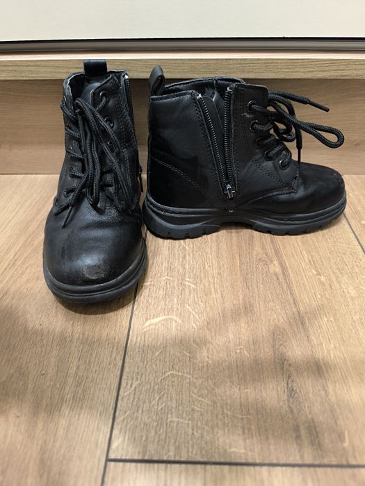 Продавам ботушки и обувки