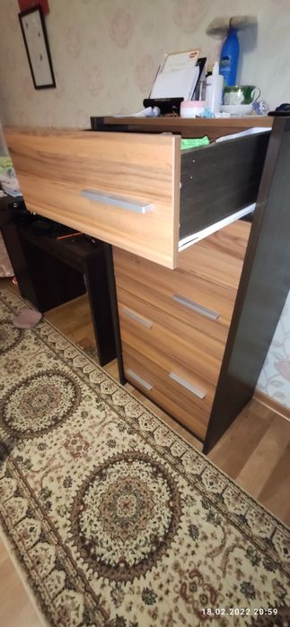 Продается 4 дверный шкаф