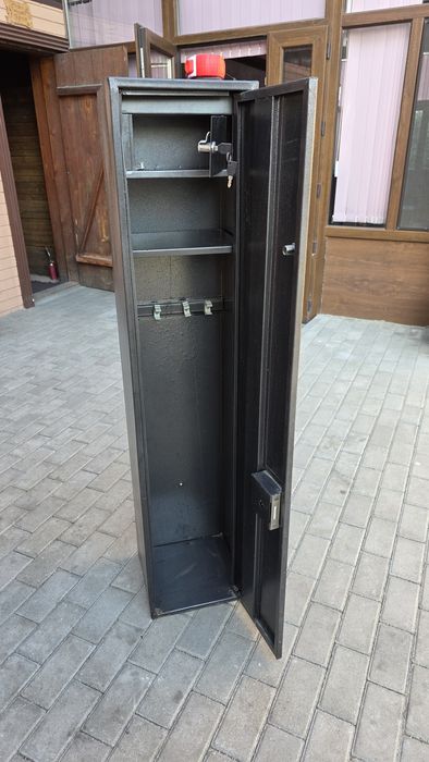 Продам сейф в хорошем состоянии