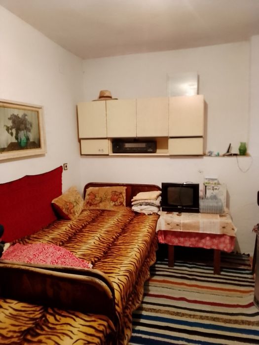 Продавам къща в кв. Мътница