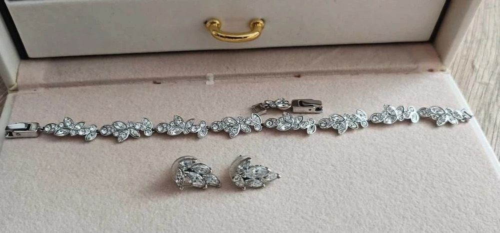 Set superb Swarovski original,brățară și cercei , Placate cu rodiu