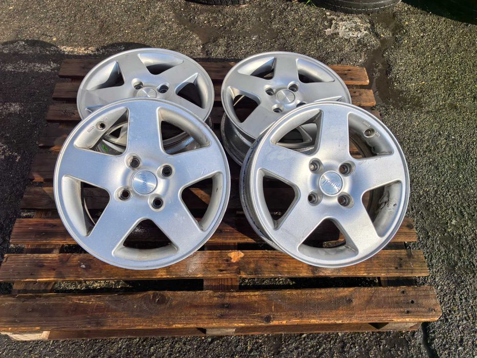 15 цола 4 х 114,3 мм Кия / Митсубиши / Хюндай / Шевролет 6 Инча /ЕТ 42