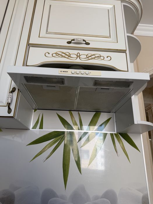 Продам вытяжку BOSCH