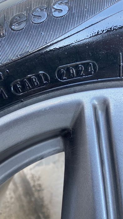 Диск с шинами на хуйндай