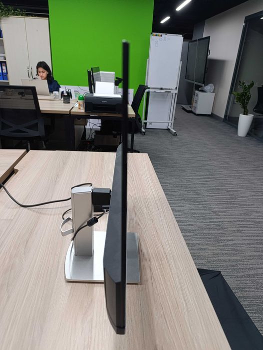 Monitor (HP 5 - Full HD 27'')
