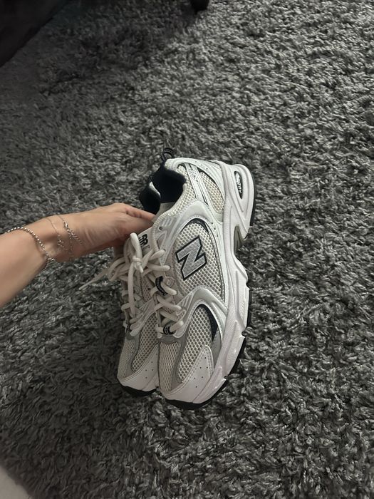 Adidasi dama New Balance 530