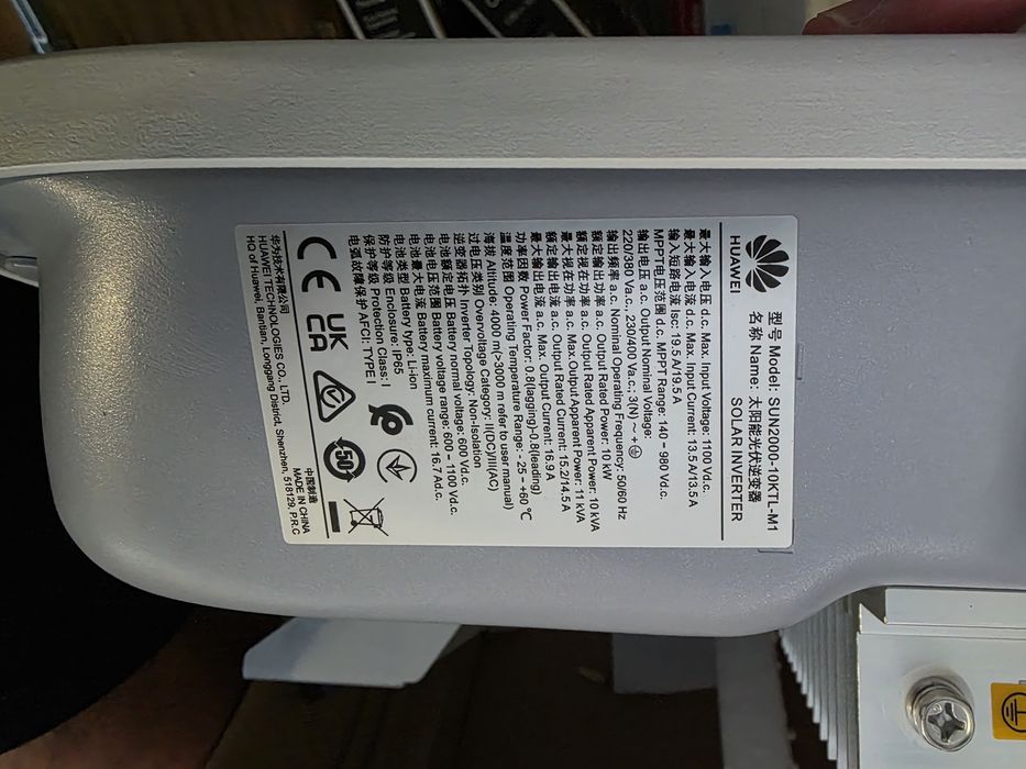 Invertoare Huawei trifazic 5kw/6kw/10kw si mono 6kw