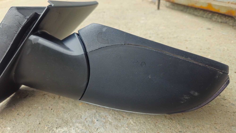 Части Renault/Dacia.Дясно огледало,антена,калобрани