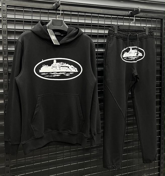 Мъжки екипи Trapstar Shooters / Corteiz / Essentials / Syna World / Cortiez / Denim Tears / Nike Tech Fleece / Sp5der